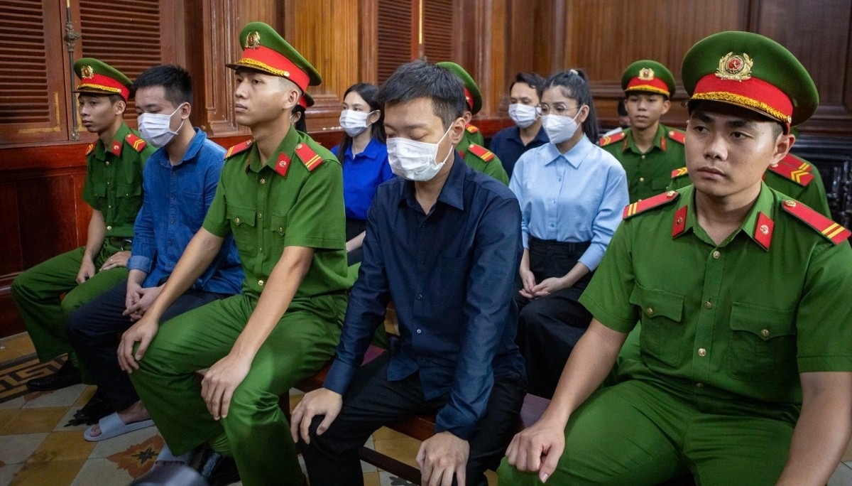 Hoa hậu Thuỳ Tiên, Quang Linh Vlogs, Hằng Du Mục bị tuyên 2 năm tù