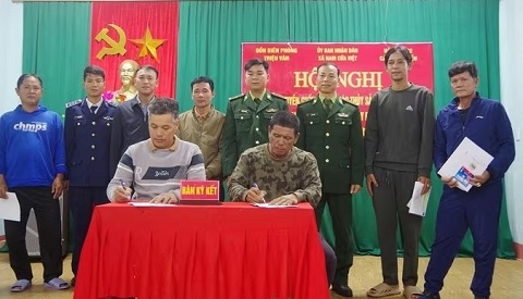 Phối hợp tuyên truyền chống khai thác IUU cho ngư dân Quảng Trị