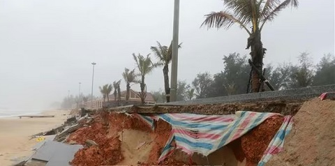 Quảng Trị: Bờ kè bãi tắm cộng đồng Trung Giang sạt lở nghiêm trọng