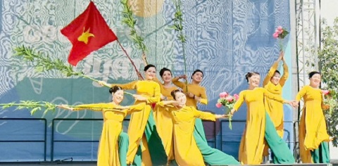 Bộ Chính trị chọn ngày 24/11 là