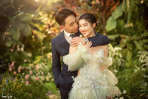 Hé lộ ảnh cưới của Á hậu Phương Nhi và thiếu gia Minh Hoàng