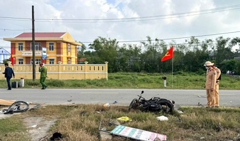 Xe tải va chạm liên hoàn trên quốc lộ 49B, 2 người tử vong