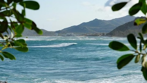 Đắm mình vào thiên nhiên tuyệt đẹp tại Hang Rái - Vườn quốc gia Núi Chúa