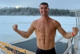 Ronaldo tắm giữa trời -8 độ đón Giáng sinh