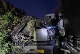 Hai ô tô tải đấu đầu trong đêm ở Quảng Trị, tài xế chết kẹt trong cabin