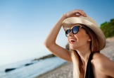 6 mẹo đơn giản giúp bạn tránh nguy cơ 'mắt bị cháy nắng' trong mùa hè