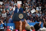 Tỷ lệ cử tri ủng hộ Tổng thống Mỹ Joe Biden bất ngờ gia tăng