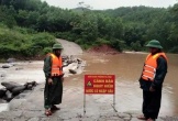 Cảnh báo người dân không đi qua ngầm tràn ngập sâu, nước chảy xiết