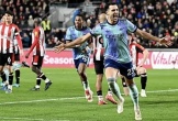 Hạ chủ nhà Brentford, Arsenal áp sát ngôi đầu Ngoại hạng Anh