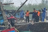 Cứu tàu cá bị chìm tại Nam Cửa Việt