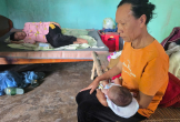 'Cơn khát sữa' đến nhói đau của bé thơ 10 tháng tuổi