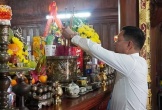 Lãnh đạo tỉnh dâng hương tưởng niệm Bác Hồ và các anh hùng liệt sỹ