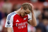 Arsenal thảm bại trước ngày tái đấu PSG