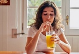 Nước cam tưởng siêu lành mạnh, uống kiểu này lại chẳng khác gì tự đầu độc cơ thể