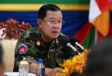 Ông Hunsen mặc quân phục dã chiến tới biên giới giữa căng thẳng với Thái Lan