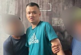 Táo tợn cướp tiệm vàng, dùng dao tấn công chồng chủ tiệm khi bị truy bắt