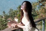 'Hot girl Hà thành' diện váy ngủ mỏng manh khoe vẻ đẹp mơ màng