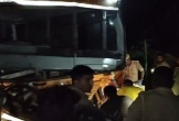 Xe buýt đâm vào xe bồn khiến 4 người tử vong, 10 người bị thương