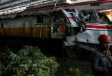 Hai tàu hỏa va chạm gần thủ đô Indonesia, hơn 80 người thương vong