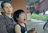 Nước mắt đắng cay của cô bé 5 tuổi mồ côi cha, mẹ bỏ rơi