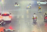 Nhóm thanh thiếu niên 'làm loạn' đường phố, tự gây tai nạn khiến 2 người bất tỉnh