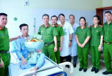 Trung tá công an bị kẻ ngáo đá đâm trọng thương xuất viện