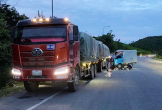 Xe tải tông xe đầu kéo, hai vợ chồng thương vong