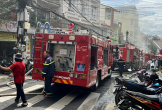 Cháy nhà tại trung tâm Đà Lạt, lực lượng chức năng khẩn trương dập lửa