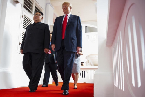  Ông Kim Jong-un và ông Donald Trump 